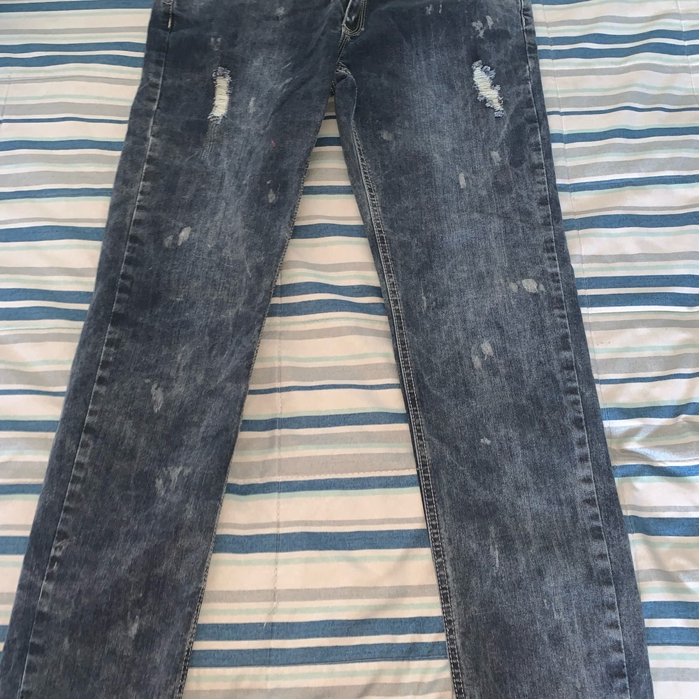 Women's Distressed Denim Skinny Jeans